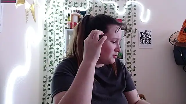 Snapshot of Light_Luna chatting on January 2025 09:23:01 AM Light Luna online show from January 2025 09:23:01 AM