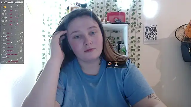 Snapshot of Light_Luna chatting on January 2025 11:55:01 AM Light Luna online show from January 2025 11:55:01 AM