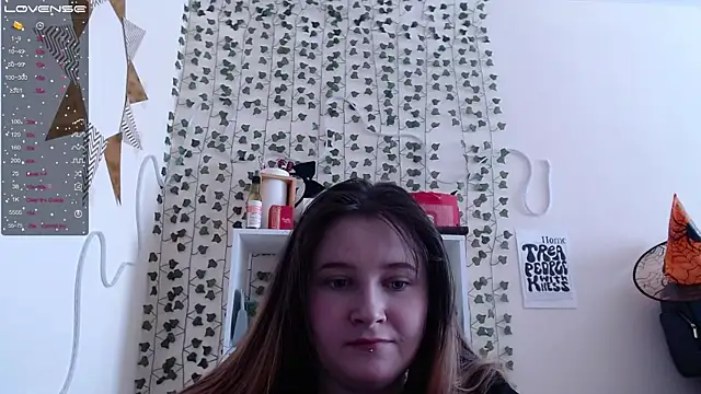 Snapshot of Light_Luna chatting on February 2025 05:35:02 AM Light Luna online show from February 2025 05:35:02 AM