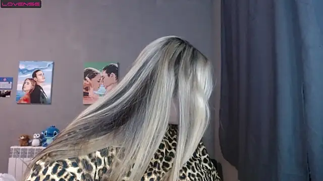 Snapshot of Light_Luna chatting on September 2025 01:01:01 PM Light Luna online show from September 2025 01:01:01 PM