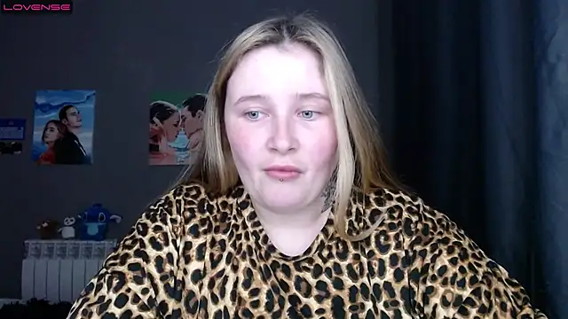 Snapshot of Light_Luna chatting on September 2025 01:46:01 PM Light Luna online show from September 2025 01:46:01 PM