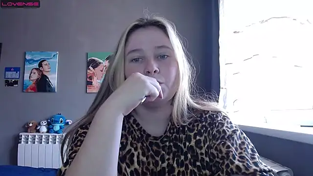 Snapshot of Light_Luna chatting on September 2025 06:59:02 AM Light Luna online show from September 2025 06:59:02 AM