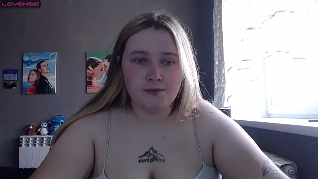 Snapshot of Light_Luna chatting on September 2025 07:10:02 AM Light Luna online show from September 2025 07:10:02 AM