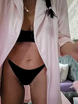 Snapshot of AnaFoxxy chatting on February 2025 08:13:02 AM AnaFoxxy online show from February 2025 08:13:02 AM