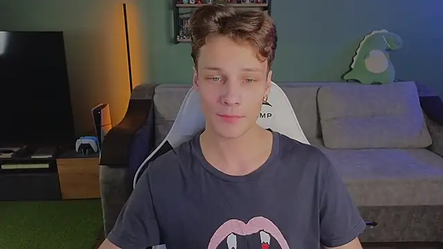 TeddyLiLboy online show from November 2025 05:22:01 PM