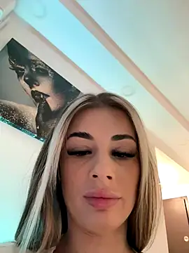 IsabellaEtthan online show from October 2025 05:03:01 PM