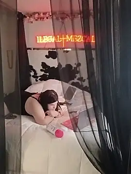 Snapshot of BeckiTooSweet chatting on June 2026 01:16:01 AM BeckiTooSweet online show from June 2026 01:16:01 AM