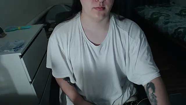 EvaMiron online show from December 2025 12:27:01 AM