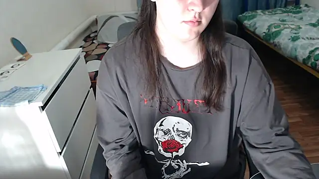 EvaMiron online show from December 2025 02:04:01 PM