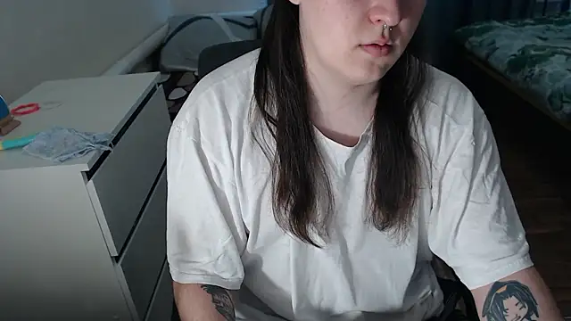 EvaMiron online show from February 2026 12:31:01 PM