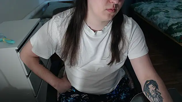 EvaMiron online show from February 2026 12:11:01 PM