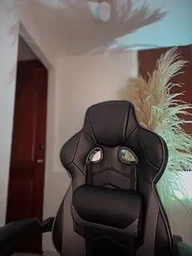 gretta kler1 online show from October 2025 11:31:01 AM