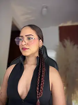 Snapshot of gretta_kler1 chatting on June 2026 10:41:01 PM gretta kler1 online show from June 2026 10:41:01 PM