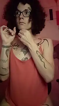 Snapshot of SuccubusTatuada chatting on October 2025 12:11:01 AM SuccubusTatuada online show from October 2025 12:11:01 AM