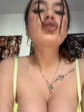 Snapshot of deliaroyal chatting on January 2025 01:16:02 PM deliaroyal online show from January 2025 01:16:02 PM