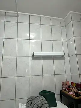 Snapshot of deliaroyal chatting on February 2025 05:42:02 PM deliaroyal online show from February 2025 05:42:02 PM