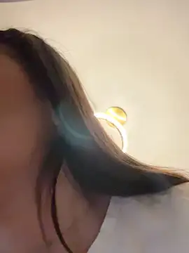 Snapshot of deliaroyal chatting on March 2025 07:43:02 PM deliaroyal online show from March 2025 07:43:02 PM