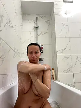 Snapshot of deliaroyal chatting on October 2025 03:10:02 PM deliaroyal online show from October 2025 03:10:02 PM