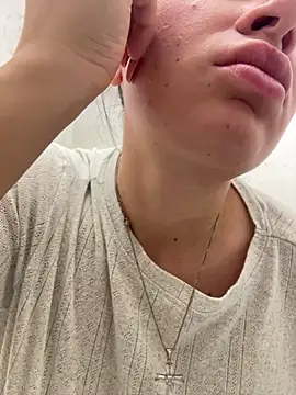 Snapshot of deliaroyal chatting on October 2025 03:36:02 PM deliaroyal online show from October 2025 03:36:02 PM