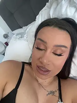 Snapshot of deliaroyal chatting on October 2025 11:01:01 AM deliaroyal online show from October 2025 11:01:01 AM