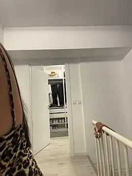 deliaroyal online show from November 2025 02:50:02 PM