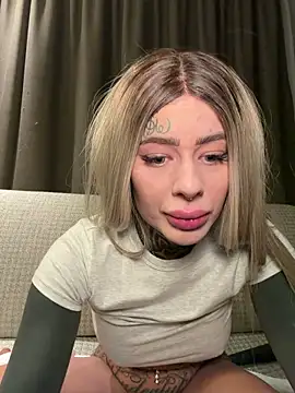 Snapshot of bambixboo chatting on March 2026 12:27:02 AM bambixboo online show from March 2026 12:27:02 AM