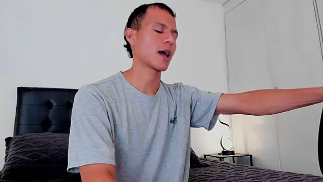 Snapshot of jaylen_and_duke chatting on January 2025 11:11:01 AM jaylen and duke online show from January 2025 11:11:01 AM