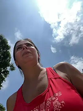 Snapshot of Yuliana016 chatting on January 2025 06:25:01 PM Yuliana016 online show from January 2025 06:25:01 PM