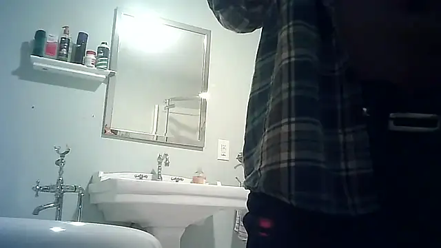 Snapshot of CaramelDipper chatting on December 2024 01:03:01 AM CaramelDipper online show from December 2024 01:03:01 AM