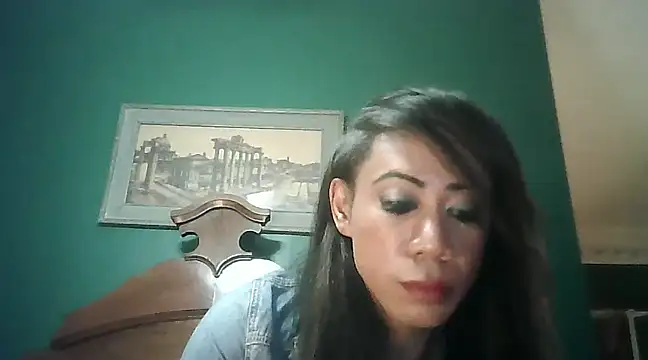 Snapshot of CaramelDipper chatting on December 2024 10:44:02 AM CaramelDipper online show from December 2024 10:44:02 AM