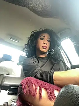 Snapshot of CaramelDipper chatting on March 2026 03:51:01 PM CaramelDipper online show from March 2026 03:51:01 PM