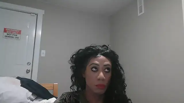 Snapshot of CaramelDipper chatting on March 2026 12:43:01 PM CaramelDipper online show from March 2026 12:43:01 PM