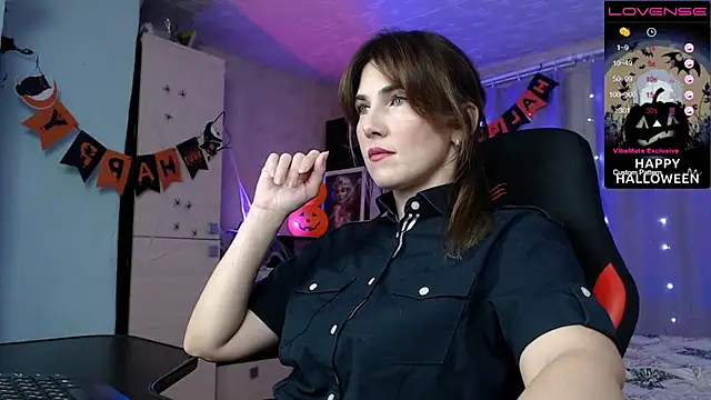 Daniela Cooperr online show from November 2025 04:53:01 PM