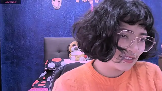 NinaYellow online show from November 2025 03:34:02 PM