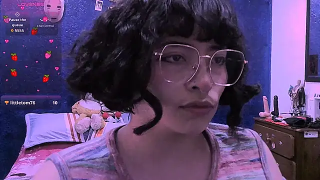 Snapshot of NinaYellow chatting on March 2026 01:05:02 PM NinaYellow online show from March 2026 01:05:02 PM