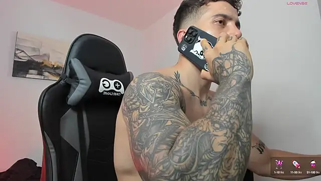 Snapshot of LucianSinclair chatting on December 2024 02:34:02 AM LucianSinclair online show from December 2024 02:34:02 AM