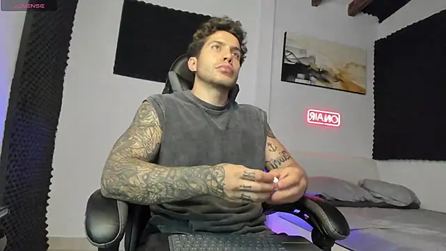 LucianSinclair online show from November 2025 01:28:02 AM