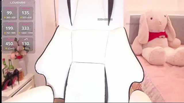 PimChanOK online show from October 2025 01:00:01 PM