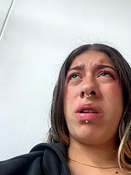 Snapshot of Enyeld_ruru chatting on October 2025 04:30:02 PM Enyeld ruru online show from October 2025 04:30:02 PM