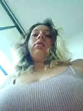 Snapshot of Enyeld_ruru chatting on October 2025 04:07:01 PM Enyeld ruru online show from October 2025 04:07:01 PM