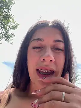 Snapshot of Enyeld_ruru chatting on April 2026 05:43:02 PM Enyeld ruru online show from April 2026 05:43:02 PM