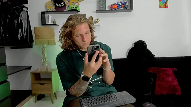 Tom Krakow online show from January 2025 07:42:01 PM