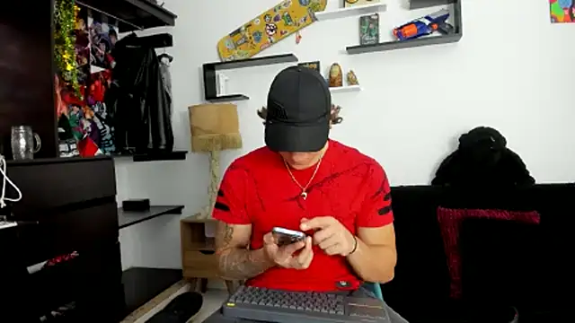 Tom Krakow online show from February 2025 08:51:02 PM