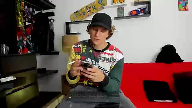 Tom Krakow online show from February 2025 07:49:01 PM