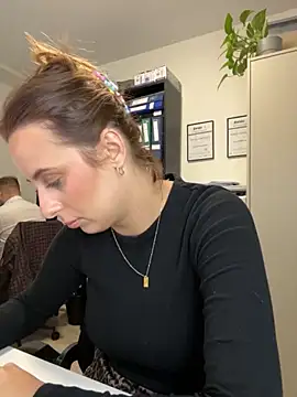 Hii Lolla online show from October 2025 06:03:01 AM