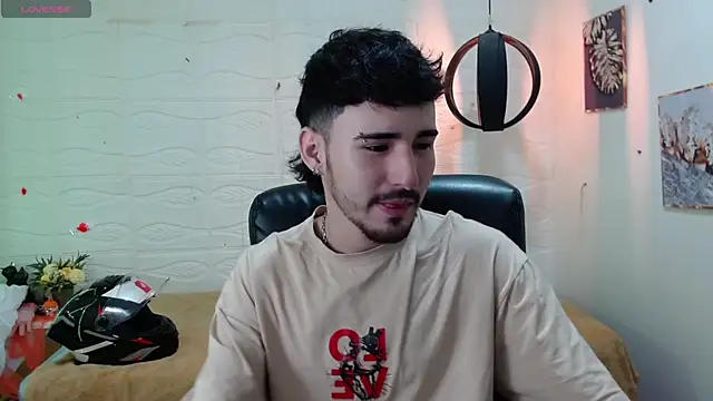 DmitriSanders online show from December 2024 08:39:02 PM