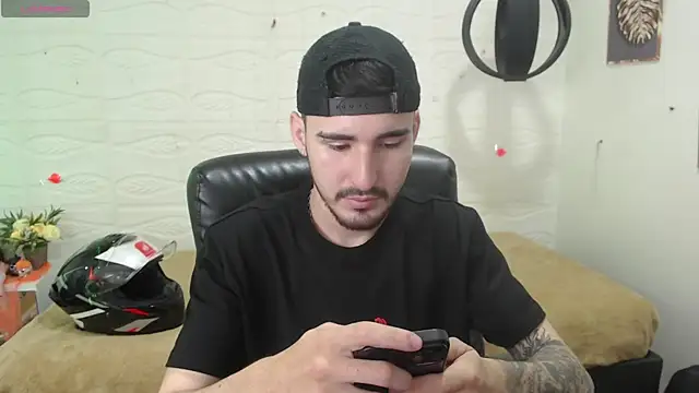 DmitriSanders online show from December 2024 01:04:01 AM