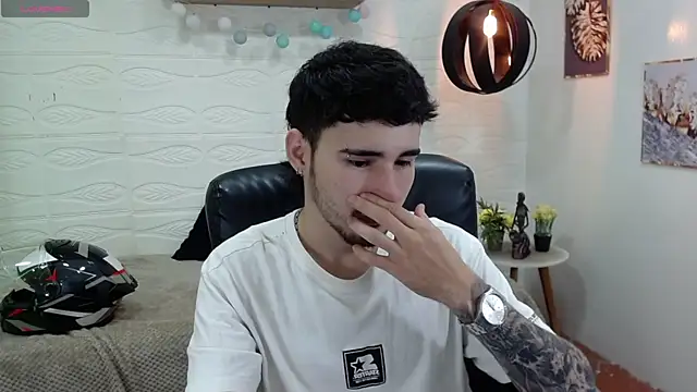 DmitriSanders online show from January 2025 08:29:01 PM