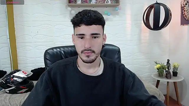 DmitriSanders online show from February 2025 08:38:02 PM