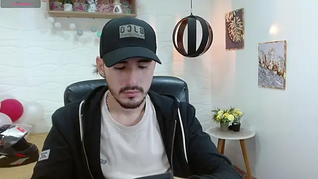 DmitriSanders online show from March 2025 09:37:02 PM